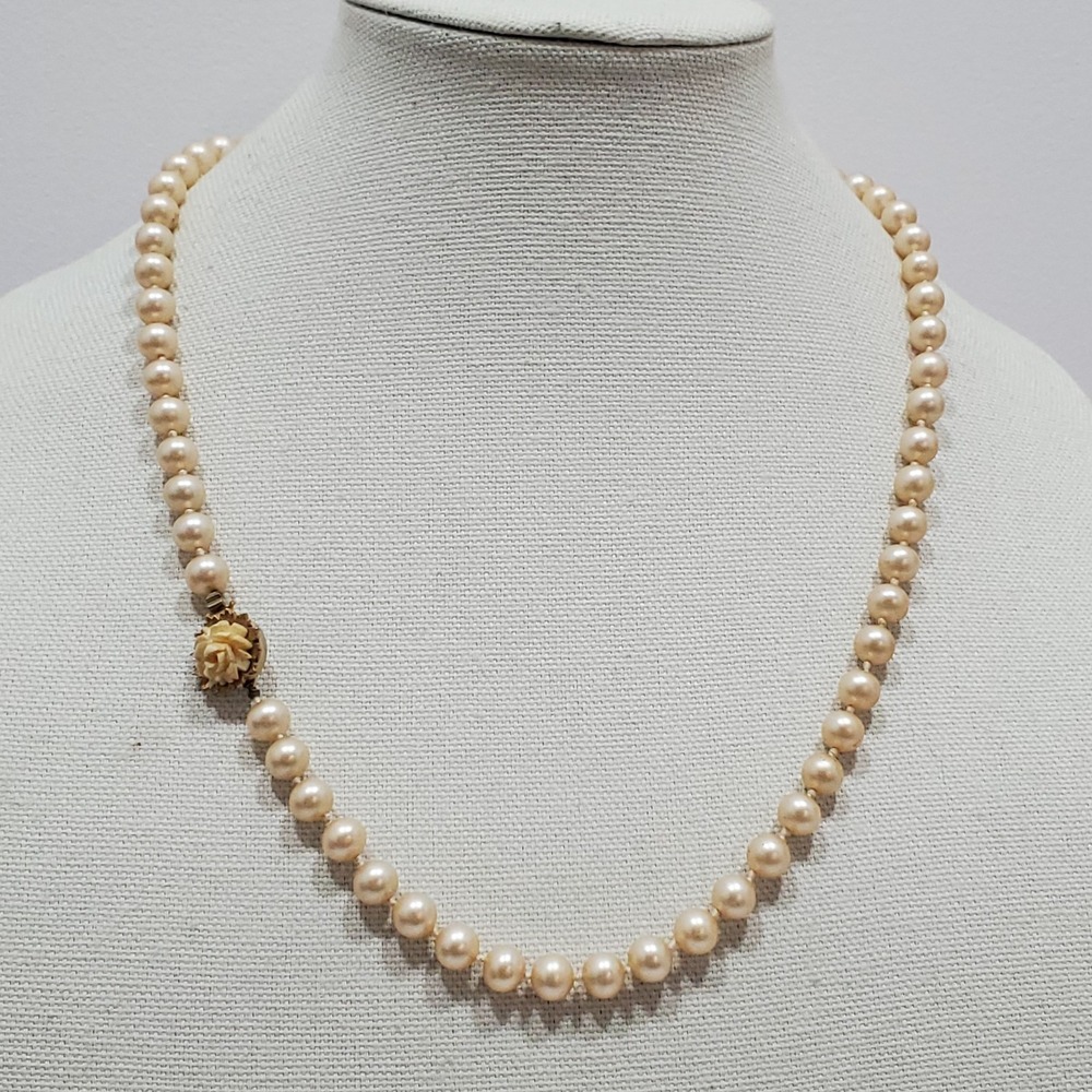 Vtg Demure Champagne Faux Pearl Matinee Necklace Classic Rose Clasp 24.5"